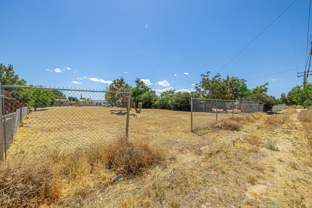 0.26 Acre Hesperia, San Bernardino County, CA (Power, Water, & Paved Road)