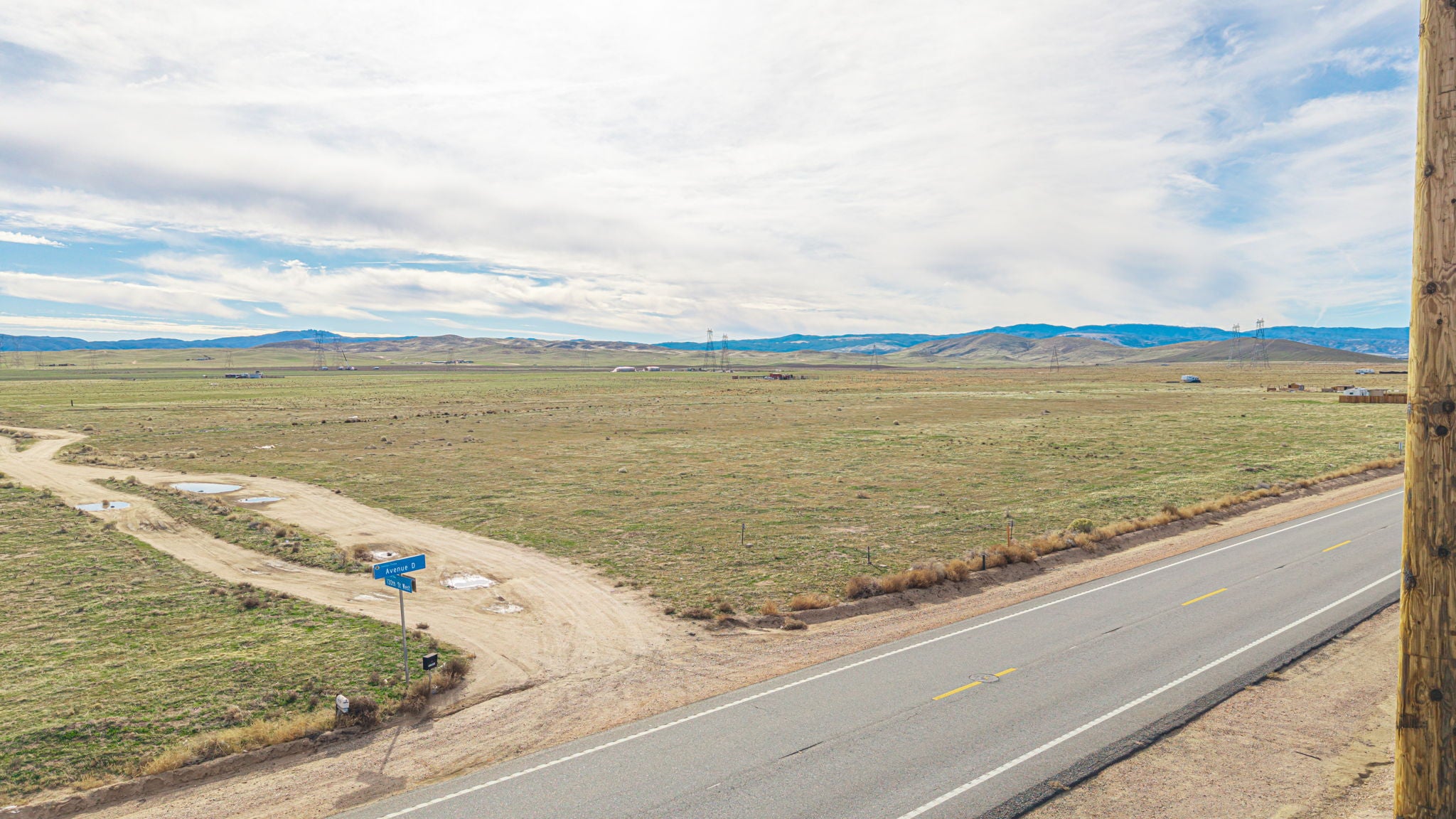 2.39 Acres Lancaster, Los Angeles County, CA (Power & Paved Road)