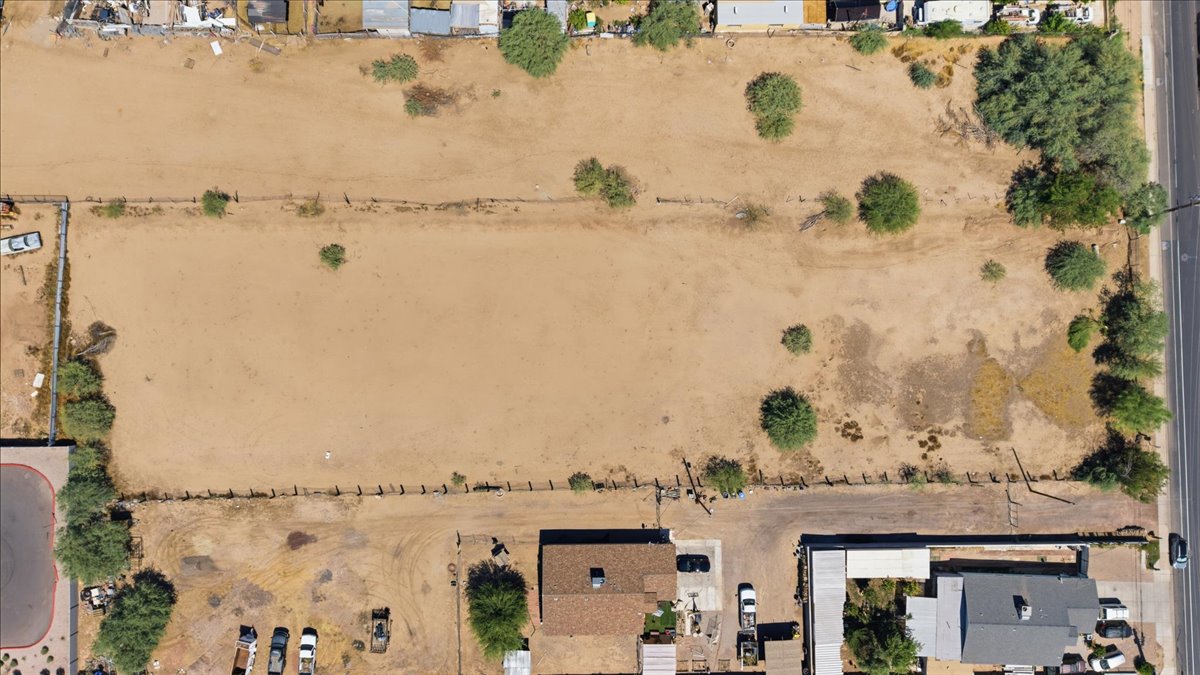 1.45 Acres Phoenix, Maricopa County, AZ (Power, Water, and Paved Road)