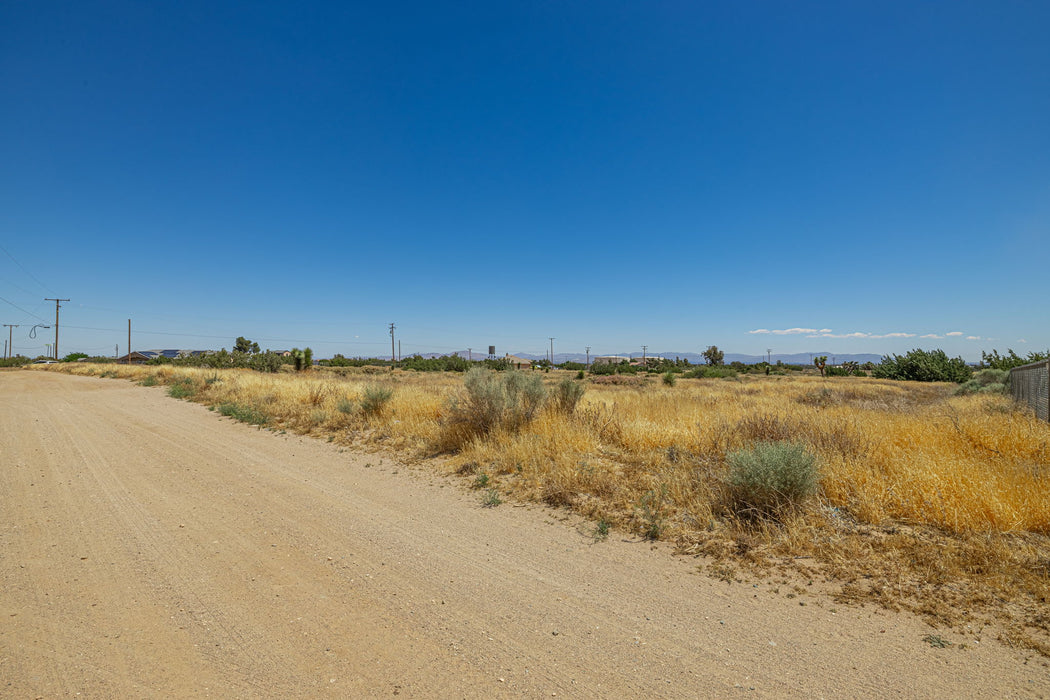 4.55 Acres Phelan, San Bernardino County, CA (Power & Water)