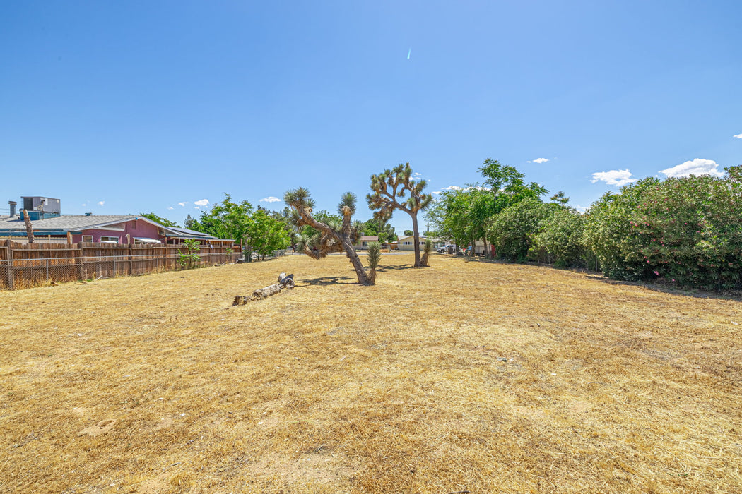 0.26 Acre Hesperia, San Bernardino County, CA (Power, Water, & Paved Road)