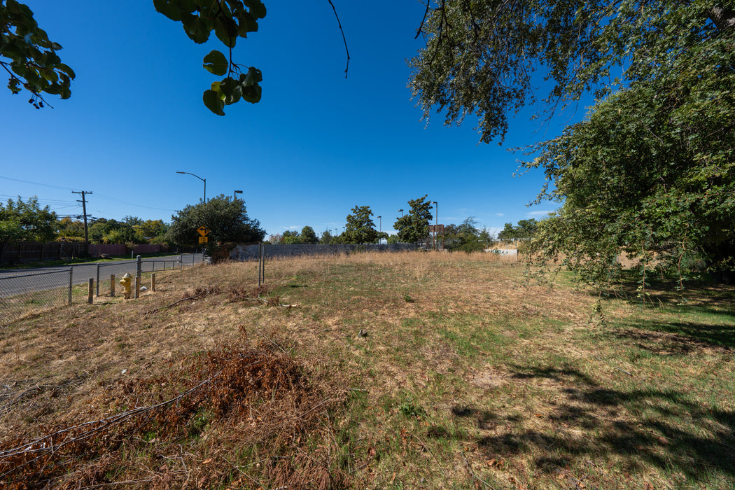 0.26 Acre Sacramento, Sacramento County, CA (Commercial Lot, Power, Water, & Paved Road)