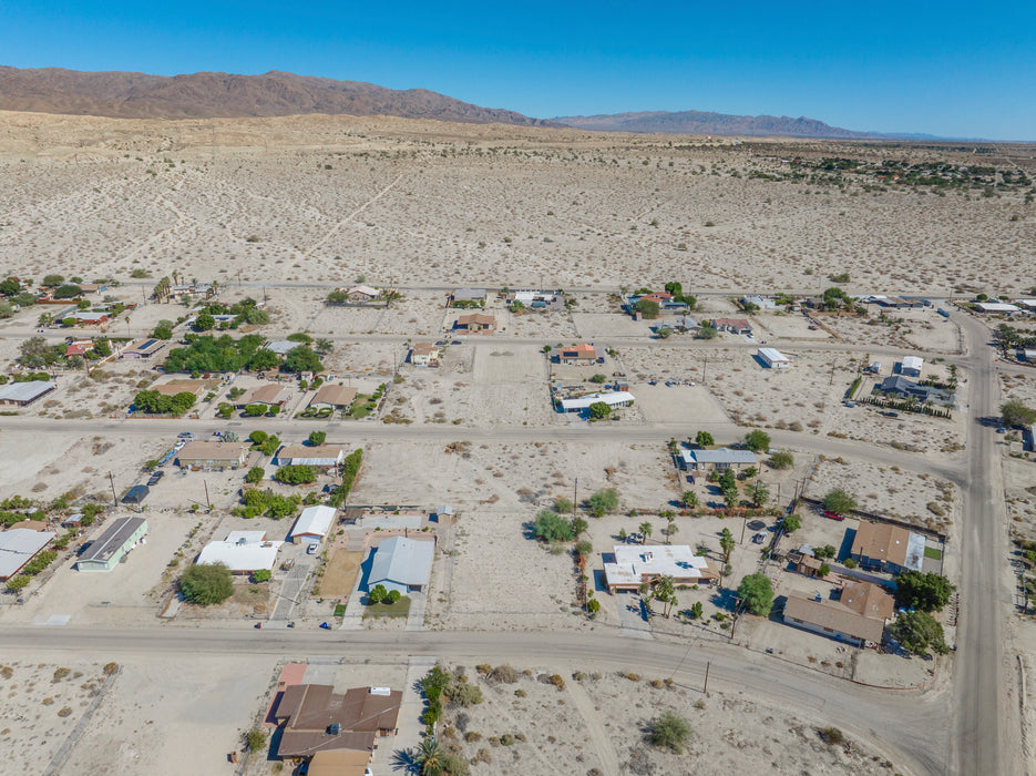 0.32 Acre Mecca, Riverside County, CA (Power, Water, & Paved Road)