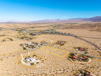 1.47 Acres Borrego Springs, San Diego County, CA (Power, Water, & Paved Road)