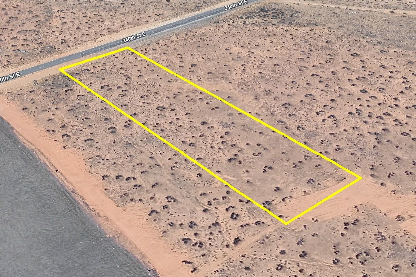 2.31 Acres Lancaster, Los Angeles County, CA (Paved Road)