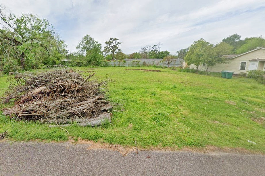 0.35 Acre Orange, Orange County, TX (Power, Water, & Paved Road)