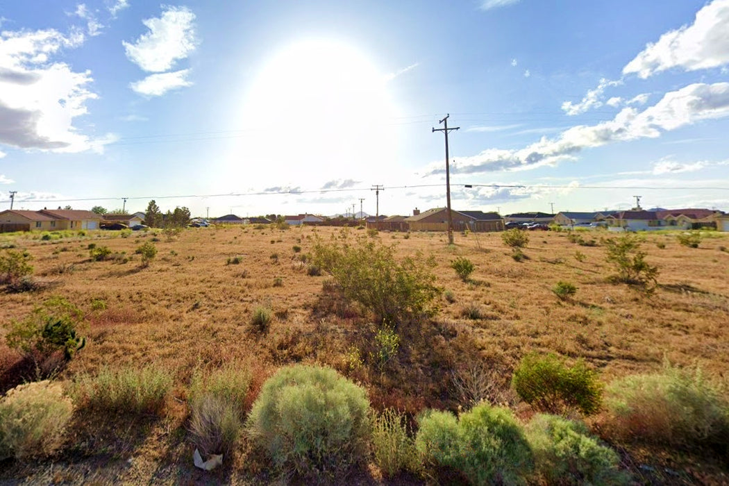 0.22 Acre California City, Kern County, CA (Power, Water, & Paved Road)