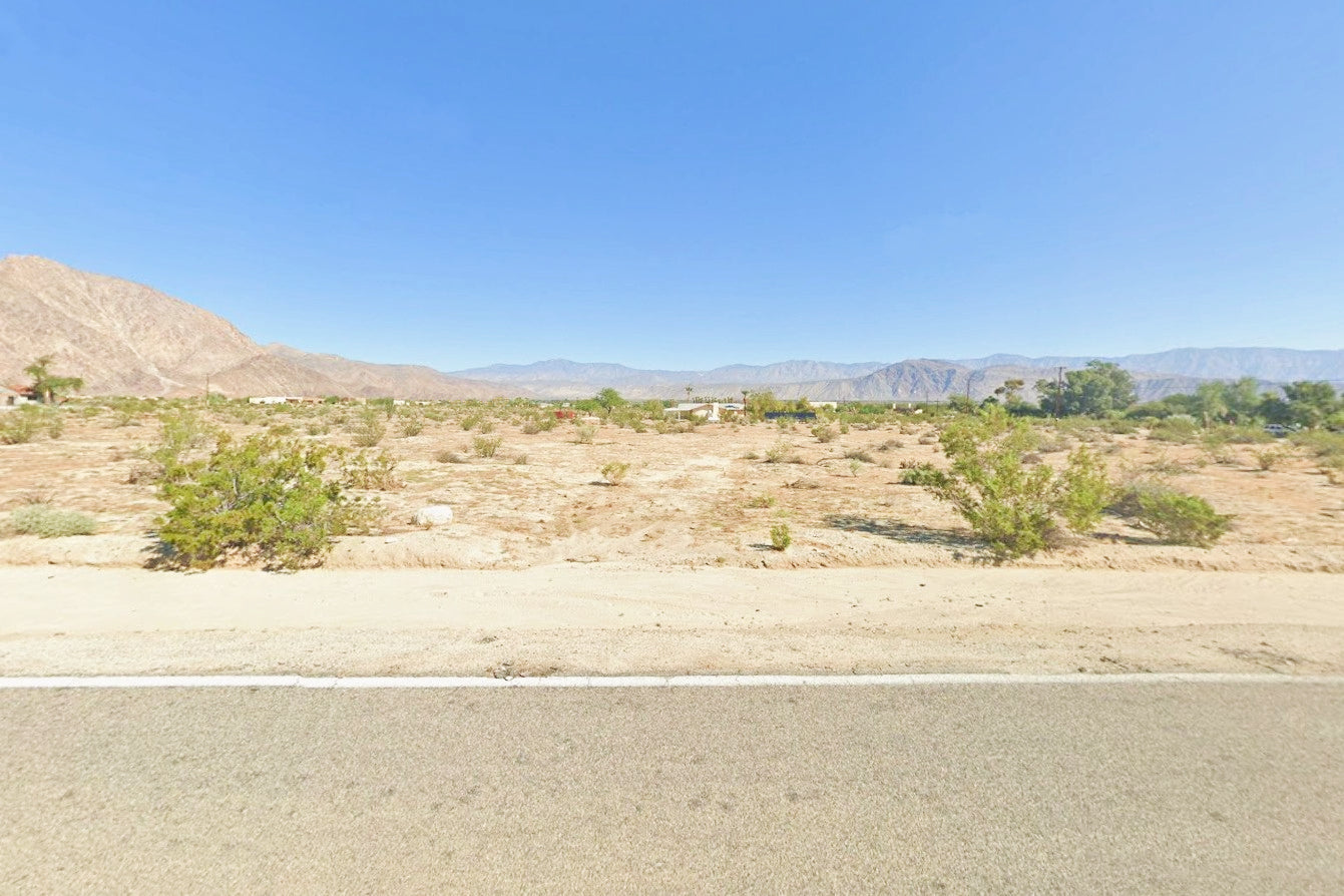 1.47 Acres Borrego Springs, San Diego County, CA (Power, Water, & Paved Road)