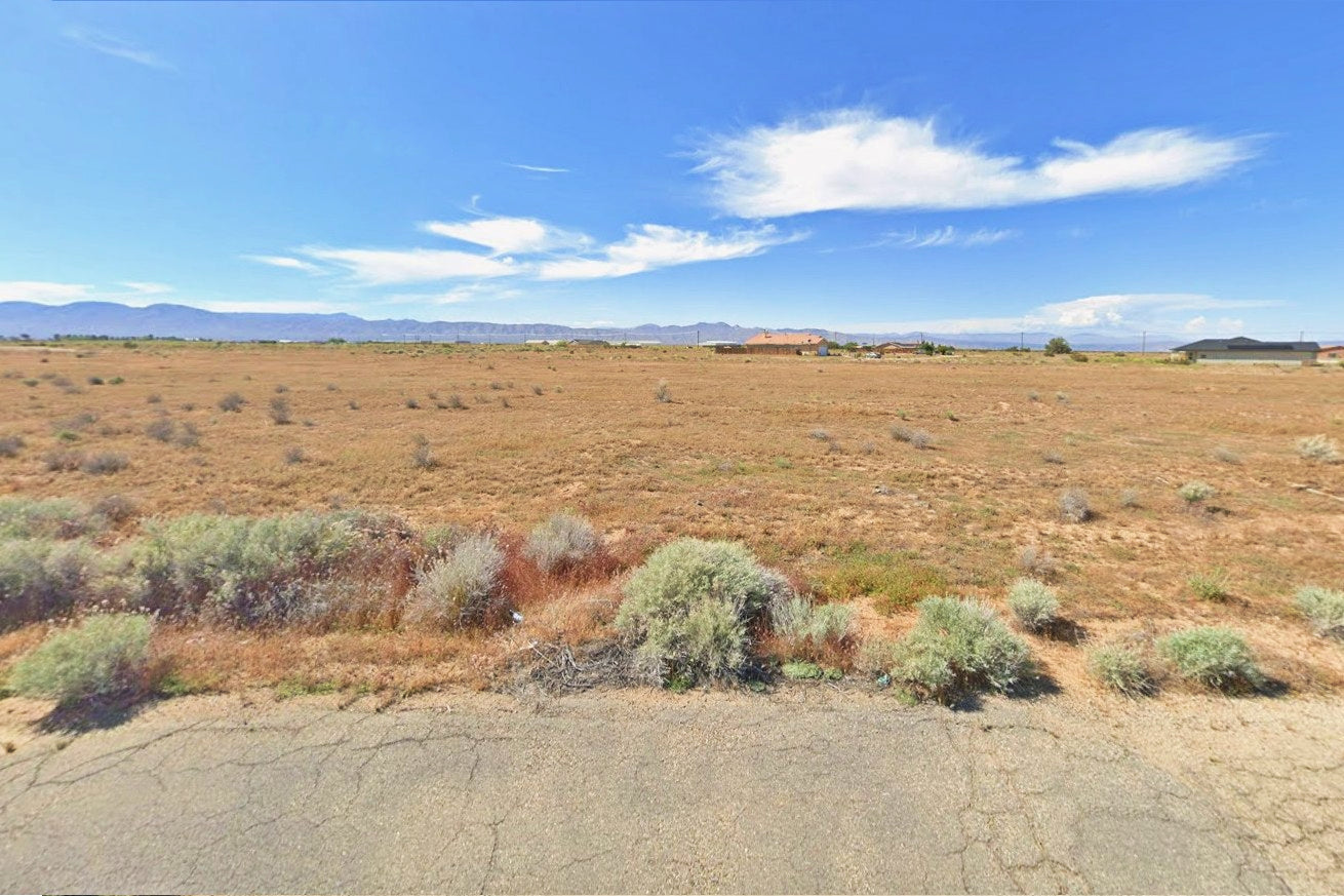 0.17 Acre California City, Kern County, CA (Power, Water, & Paved Road)