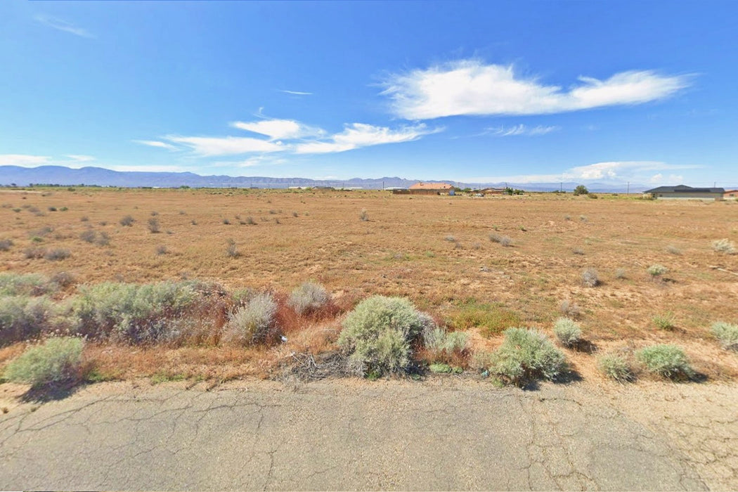 0.17 Acre California City, Kern County, CA (Power, Water, & Paved Road)