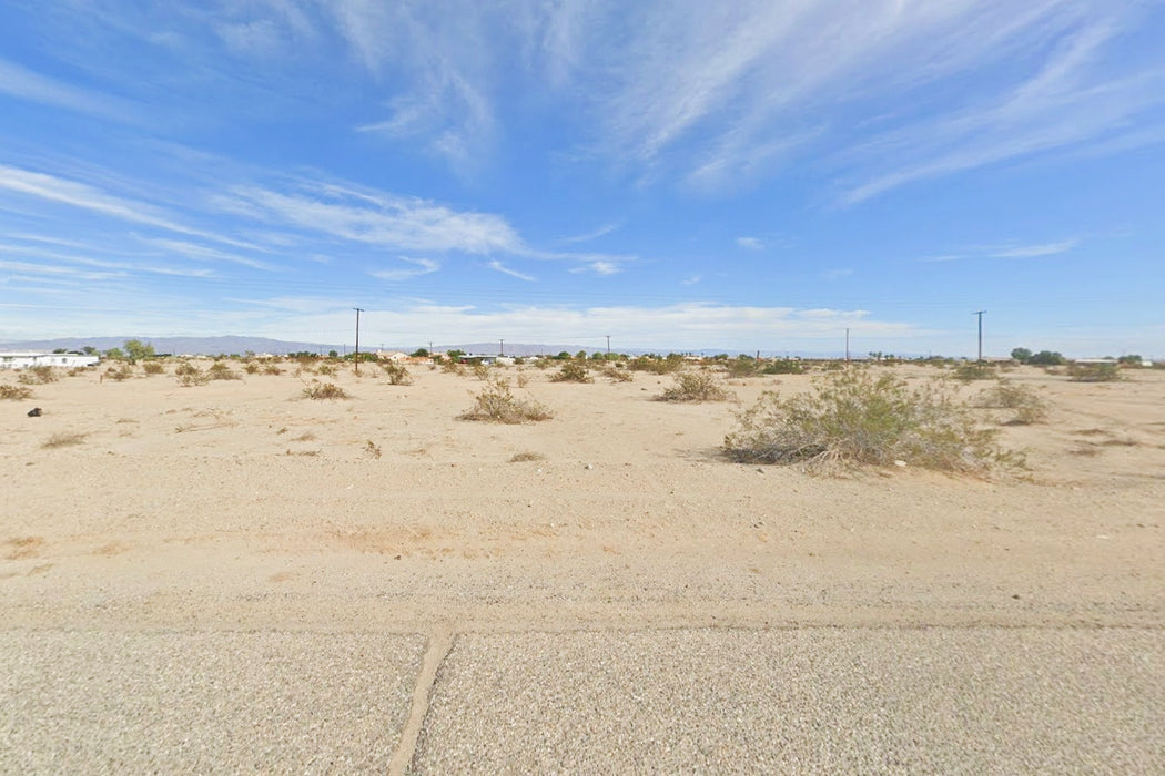 0.23 Acre Salton City, Imperial County, CA (Power & Paved Road)