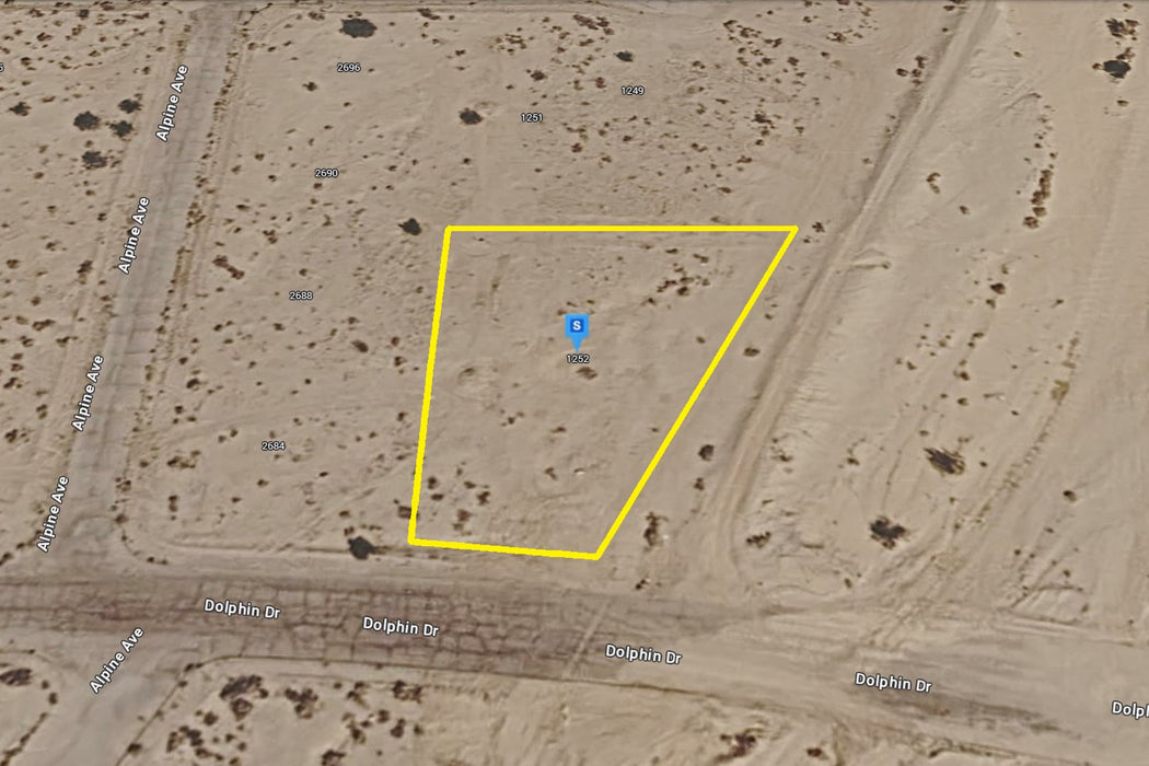 0.53 Acre Salton City, Imperial County, CA (Water & Paved Road)