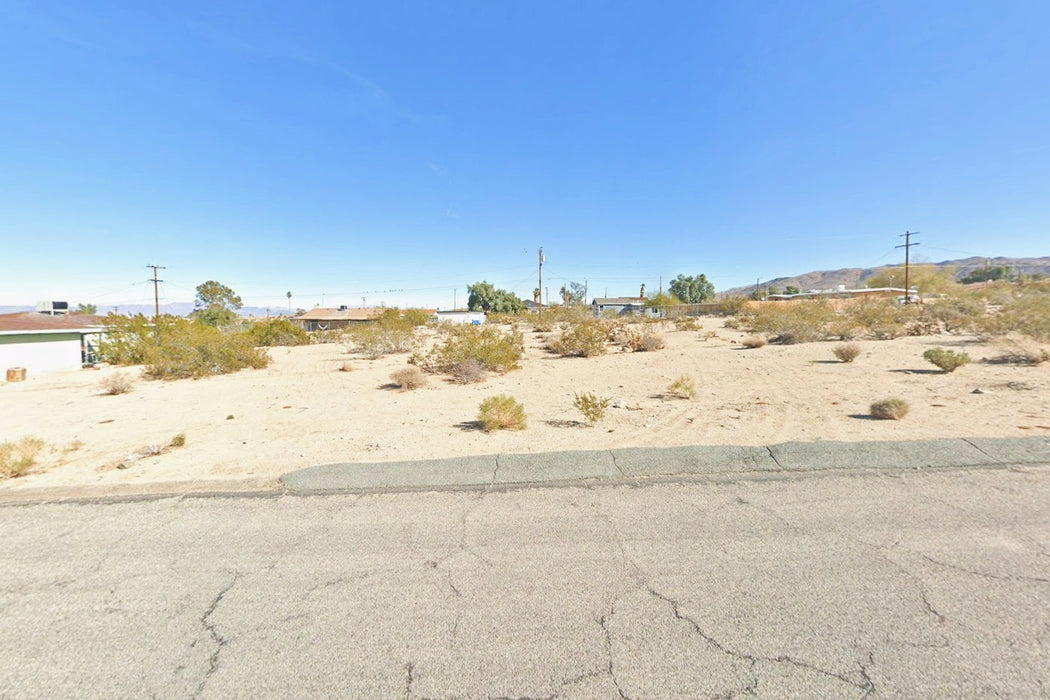 0.21 Acre Twentynine Palms, San Bernardino County, CA (Power, Water, & Paved Road)