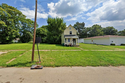 0.17 Acre Springfield, Sangamon County, IL (Power, Water, & Paved Road)