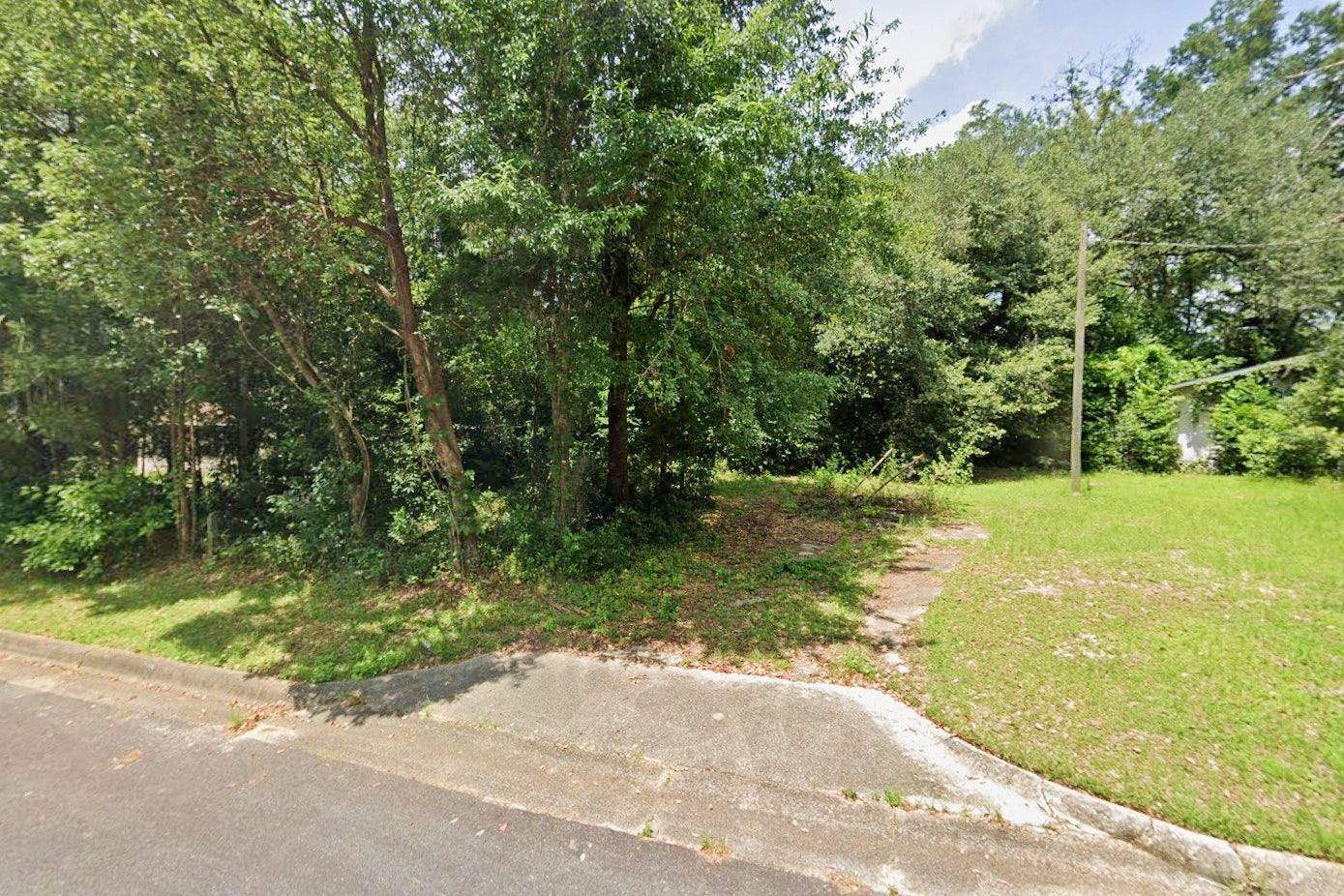 0.23 Acre Marianna, Jackson County, FL (Power, Water, & Paved Road)