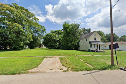 0.17 Acre Springfield, Sangamon County, IL (Power, Water, & Paved Road)