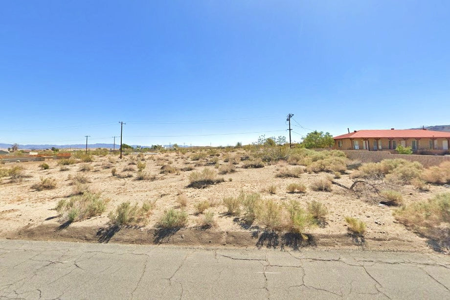 0.30 Acre Twentynine Palms, San Bernardino County, CA (Power, Water, & Paved Road)