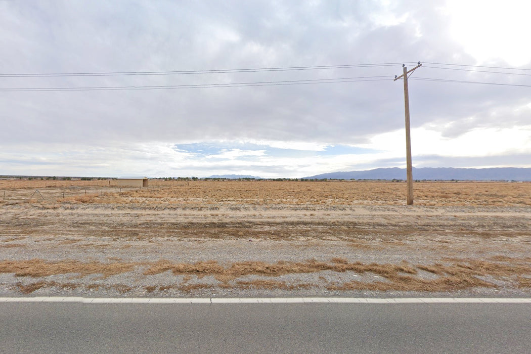 0.46 Acre Pahrump, Nye County, NV (Power & Paved Road)