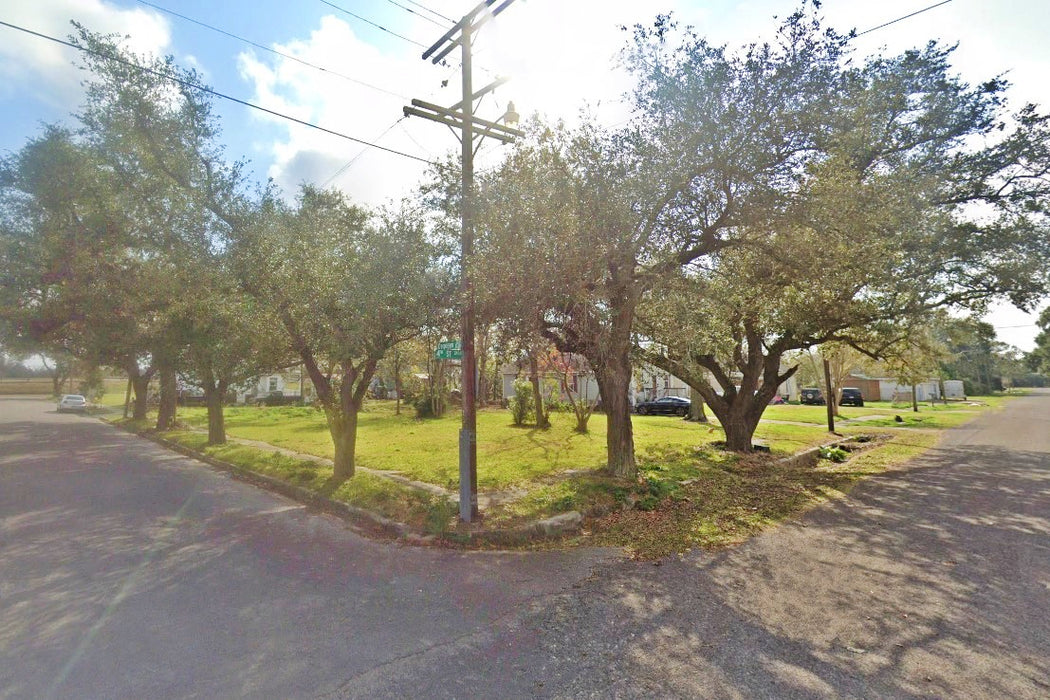 0.22 Acre Port Arthur, Jefferson County, TX (Power, Water, & Paved Road)