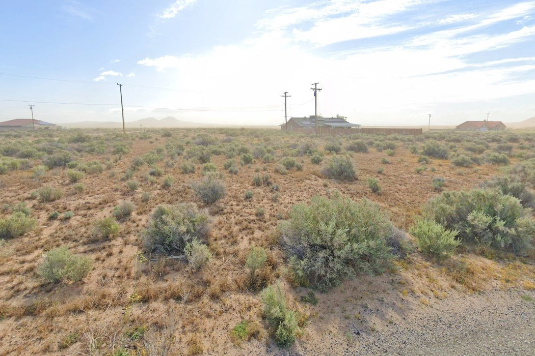 0.24 Acre California City, Kern County, CA (Power, Water, & Paved Road)