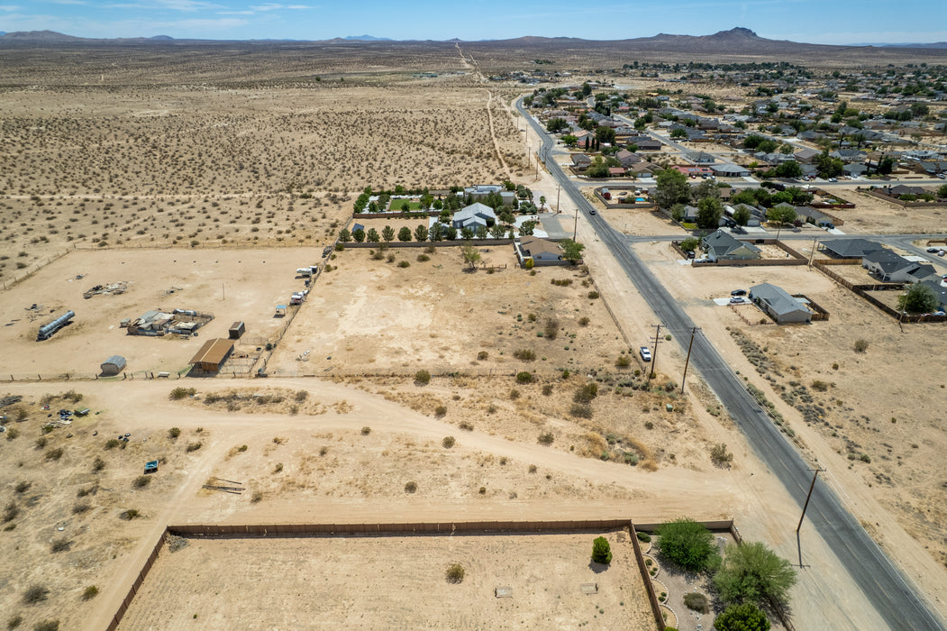 1.27 Acres California City, Kern County, CA (Power, Water, & Paved Road)