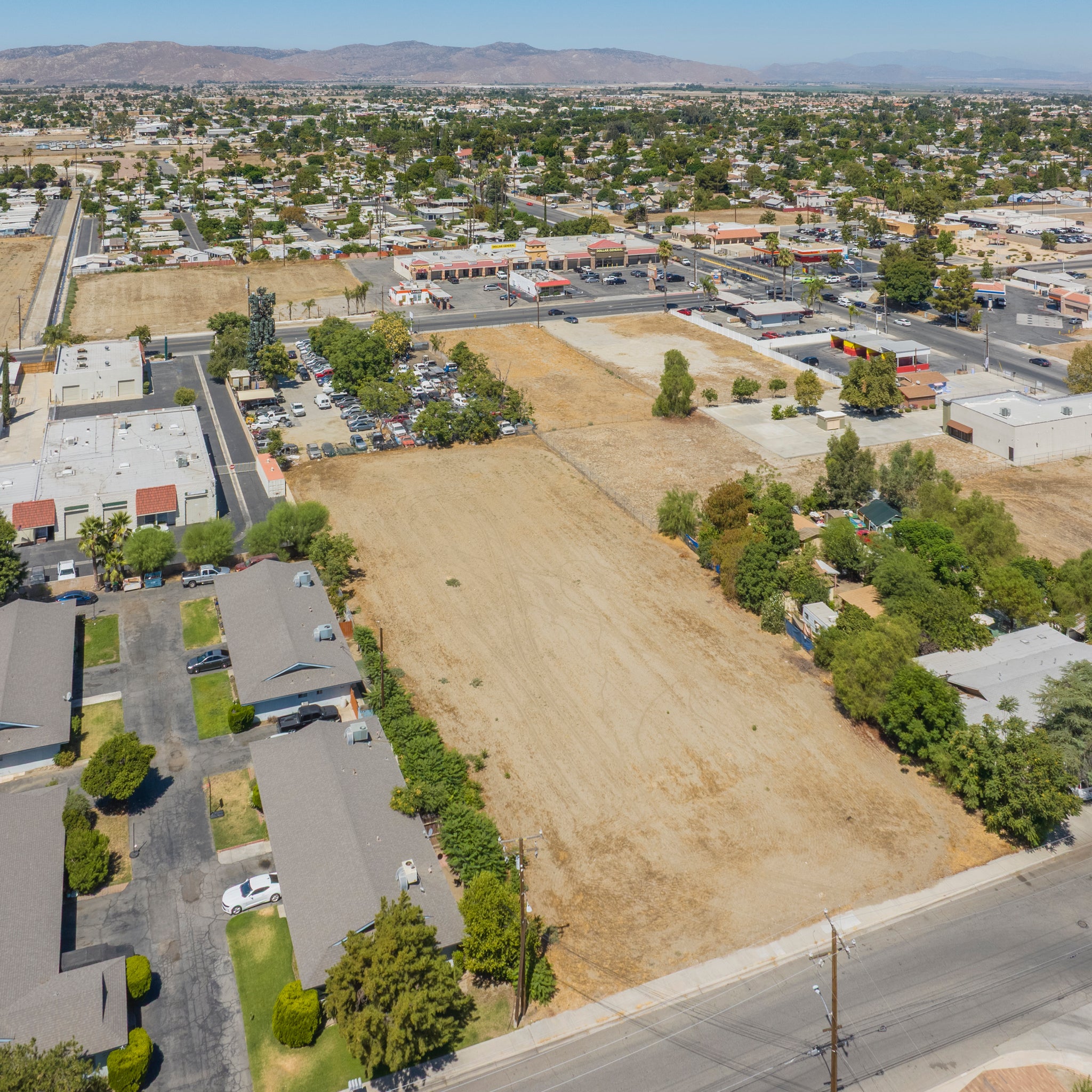 1.25 Acres San Jacinto, Riverside County, CA (Power, Water, & Paved Road)