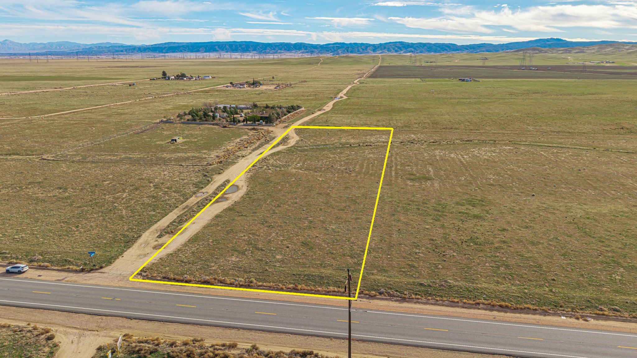 2.39 Acres Lancaster, Los Angeles County, CA (Power & Paved Road)