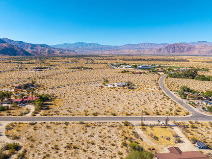 1.47 Acres Borrego Springs, San Diego County, CA (Power, Water, & Paved Road)