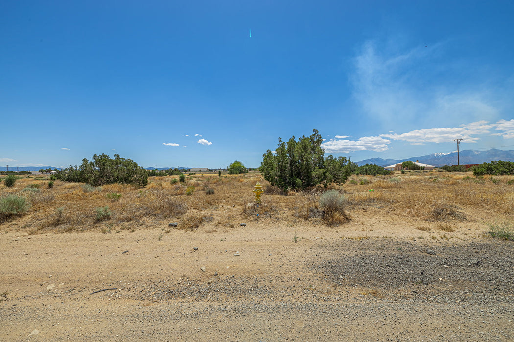 4.55 Acres Phelan, San Bernardino County, CA (Power & Water)