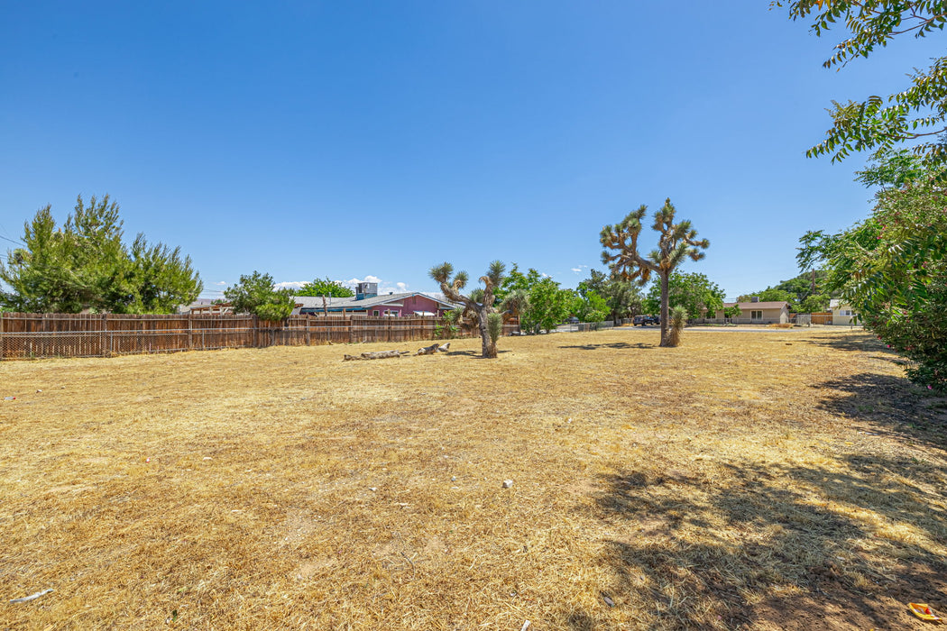 0.26 Acre Hesperia, San Bernardino County, CA (Power, Water, & Paved Road)