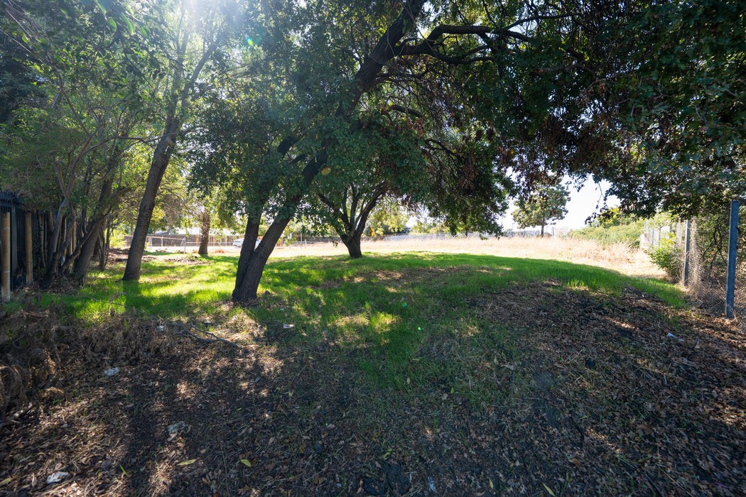 0.26 Acre Sacramento, Sacramento County, CA (Commercial Lot, Power, Water, & Paved Road)