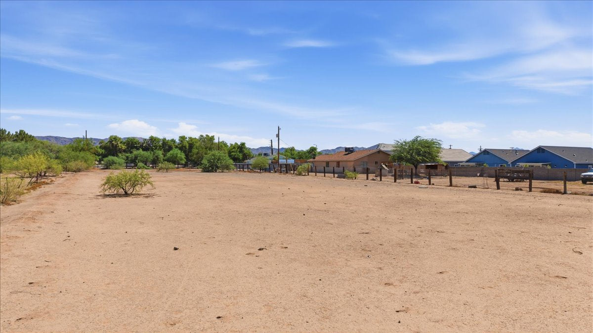 1.45 Acres Phoenix, Maricopa County, AZ (Power, Water, and Paved Road)