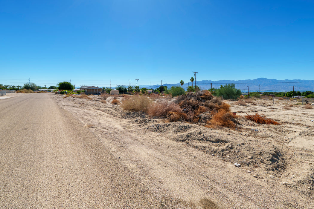 0.32 Acre Mecca, Riverside County, CA (Power, Water, & Paved Road)