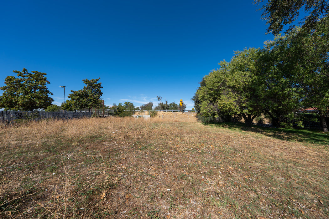 0.26 Acre Sacramento, Sacramento County, CA (Commercial Lot, Power, Water, & Paved Road)