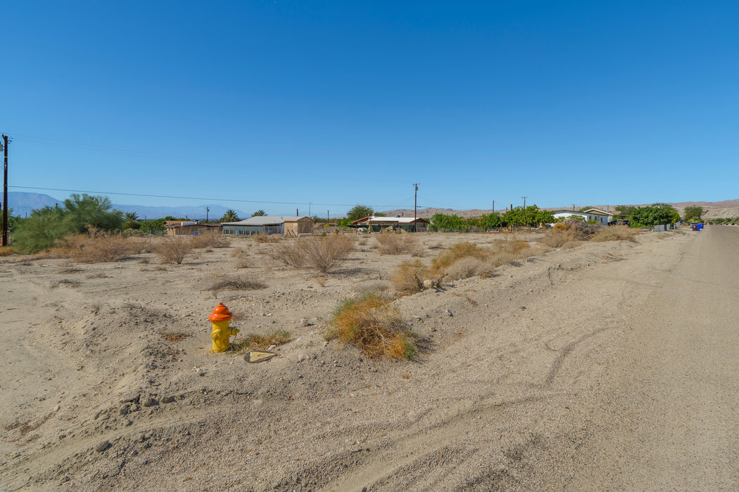 0.32 Acre Mecca, Riverside County, CA (Power, Water, & Paved Road)