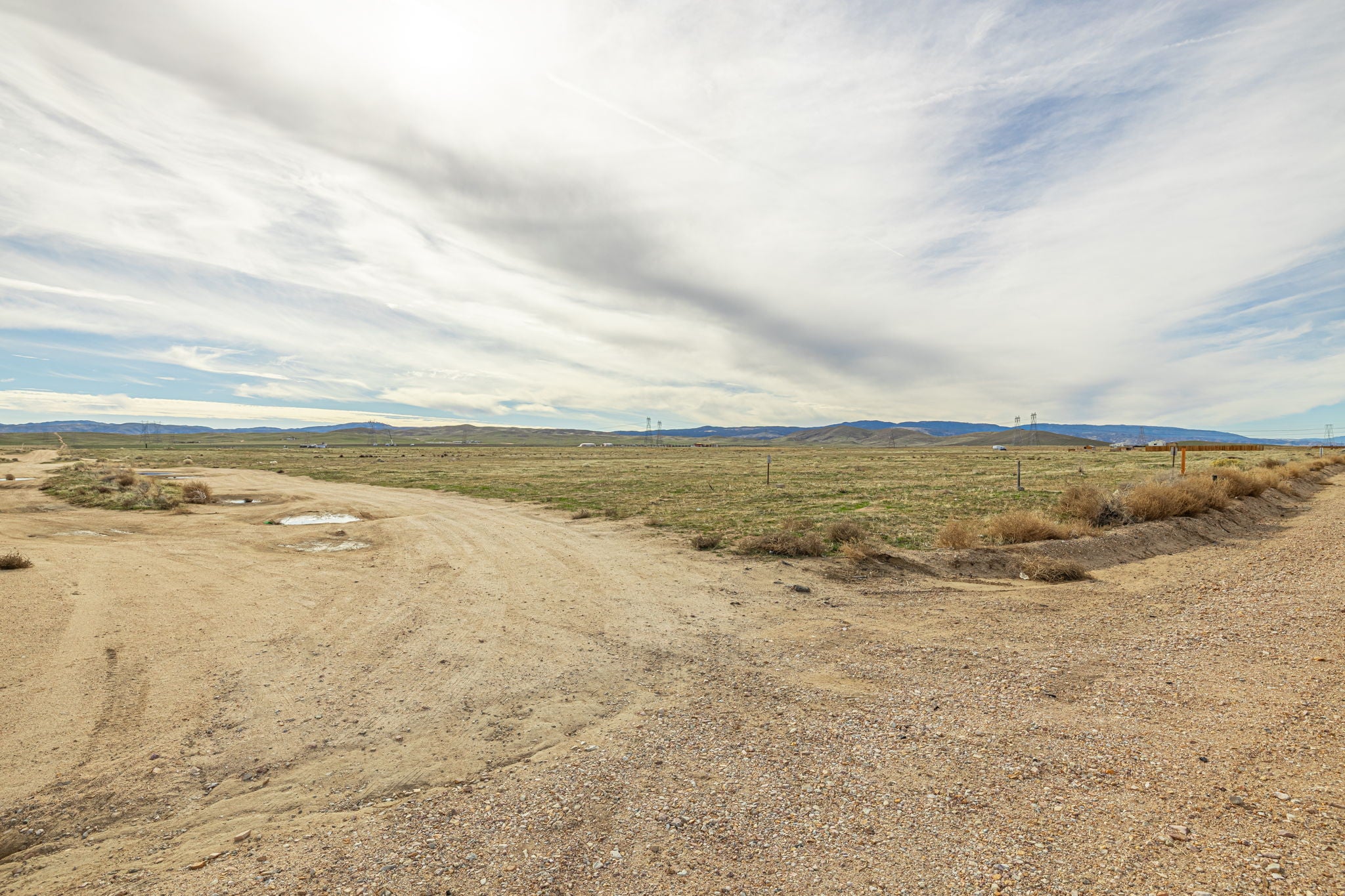 2.39 Acres Lancaster, Los Angeles County, CA (Power & Paved Road)