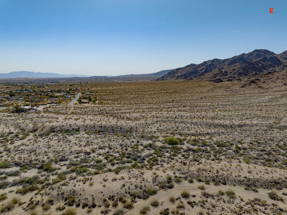 13.63 Acres Twentynine Palms, San Bernardino County, CA (Water)