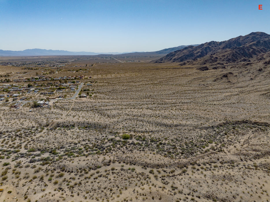 13.63 Acres Twentynine Palms, San Bernardino County, CA (Water)