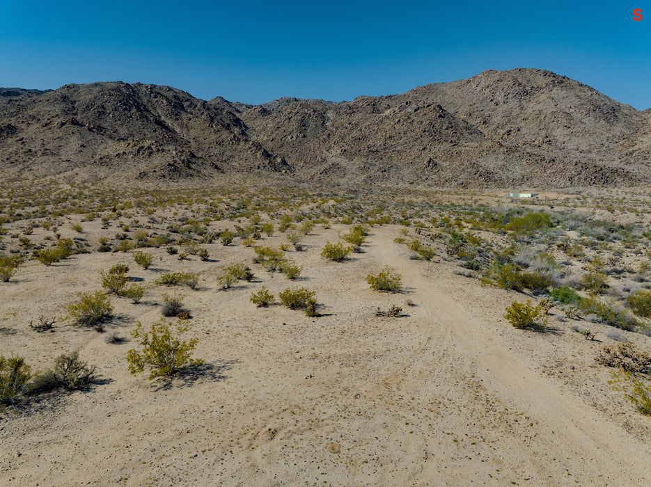 13.63 Acres Twentynine Palms, San Bernardino County, CA (Water)