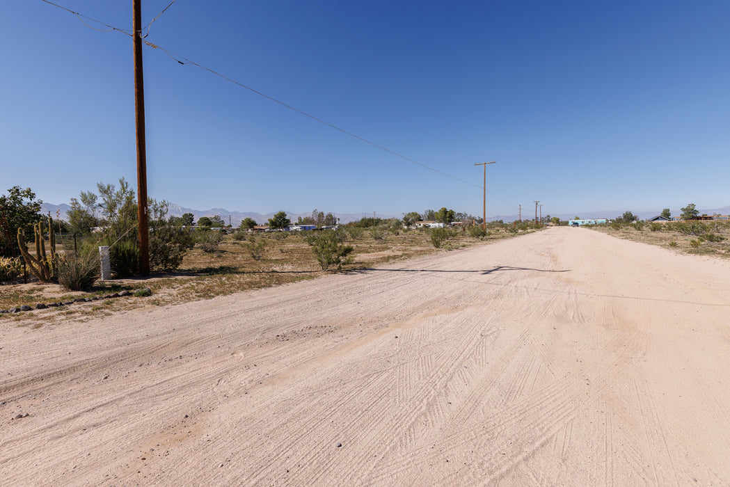 1.01 Acres Ridgecrest, Kern County, CA (Power & Water)