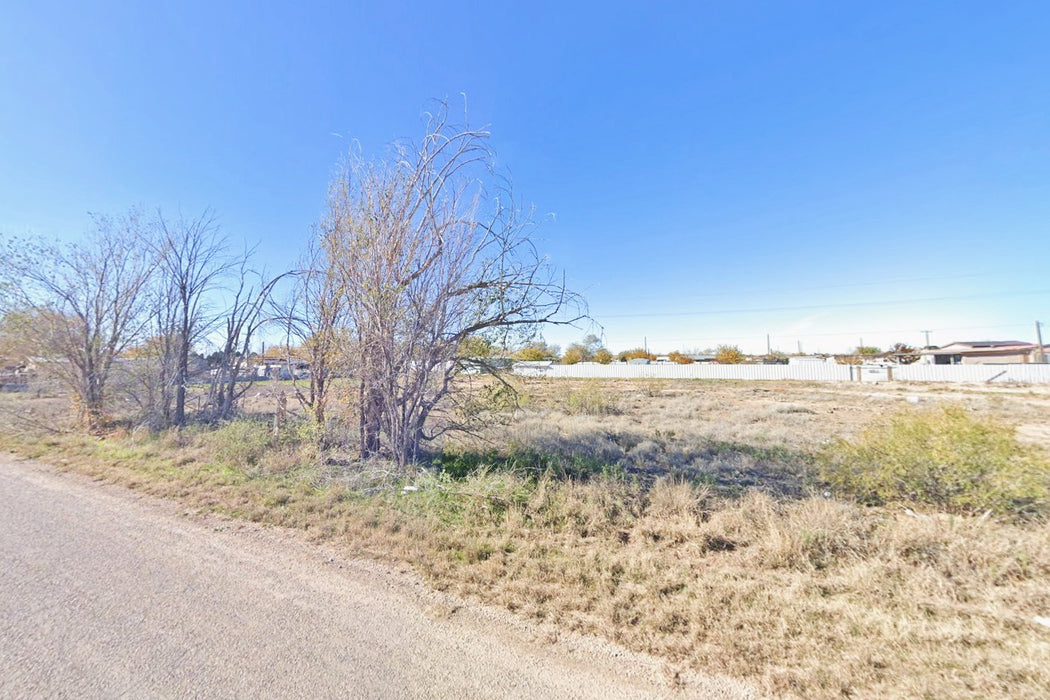 0.20 Acre Roswell, Chaves County, NM (Power, Water, & Paved Road)