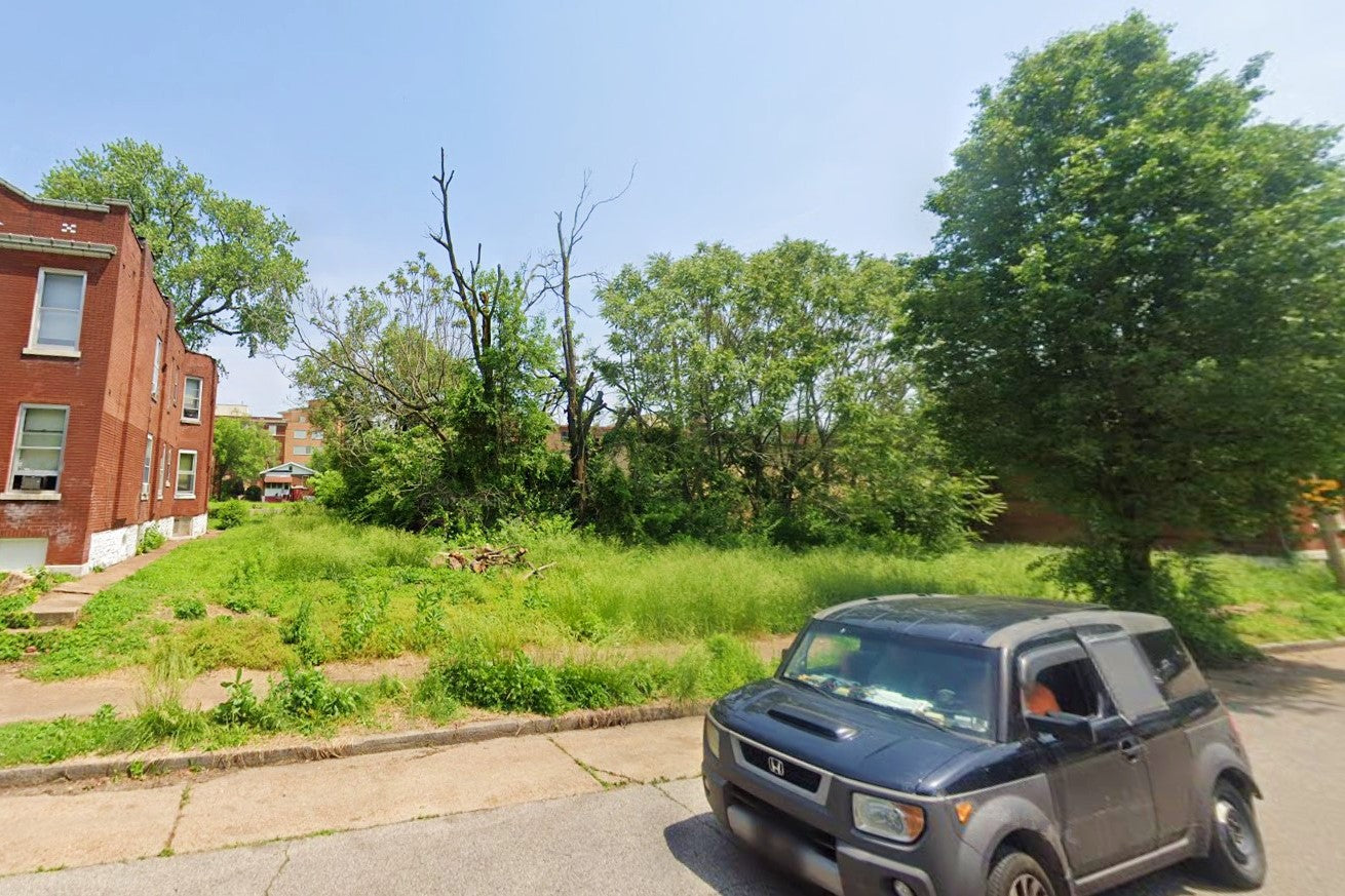 0.10 Acre Saint Louis, Saint Louis City County, MO (Power, Water, & Paved Road)