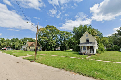 0.17 Acre Springfield, Sangamon County, IL (Power, Water, & Paved Road)