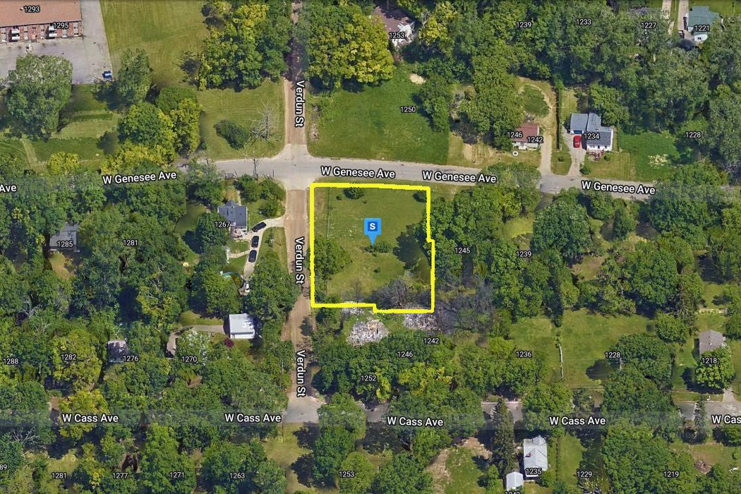 0.48 Acre Flint, Genesee County, MI (Power, Water, & Paved Road)