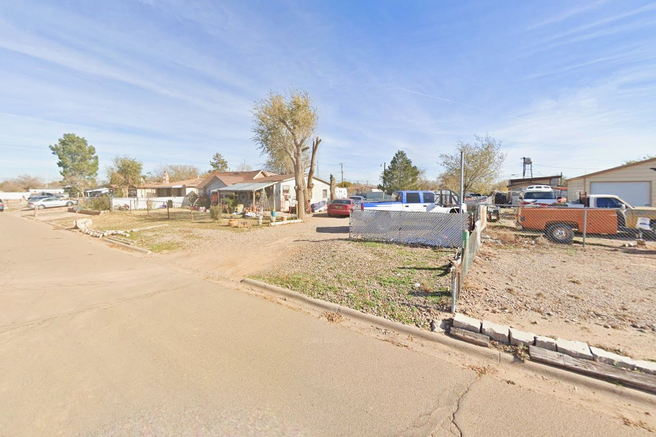 0.19 Acre Roswell, Chaves County, NM (Power, Water, & Paved Road)