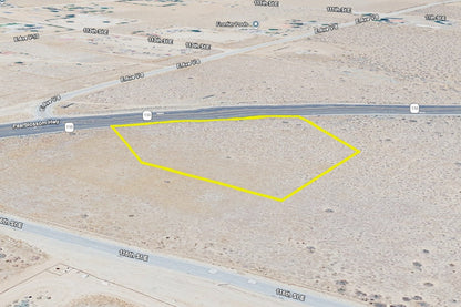 2.94 Acres Pearblossom, Los Angeles County, CA (Power & Paved Road)