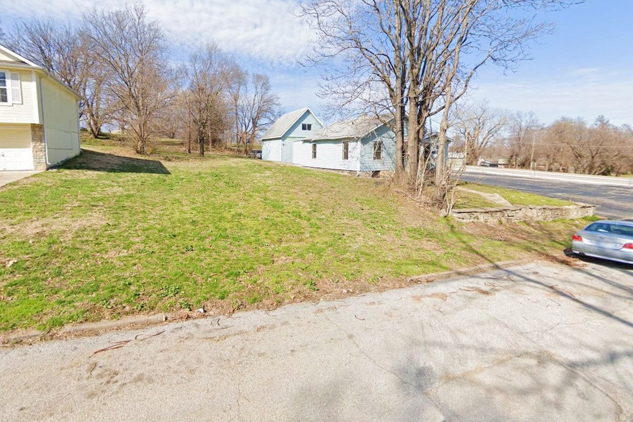 0.08 Acre Kansas City, Wyandotte County, KS (Power, Water, & Paved Road)