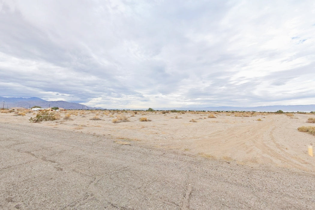 0.53 Acre Salton City, Imperial County, CA (Water & Paved Road)
