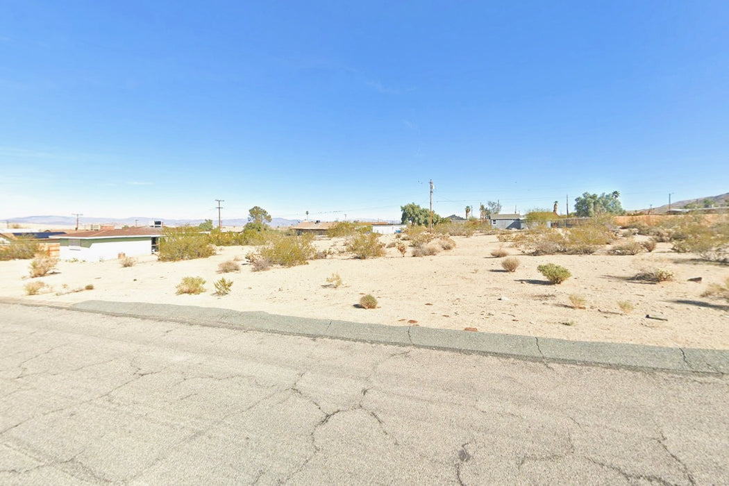 0.21 Acre Twentynine Palms, San Bernardino County, CA (Power, Water, & Paved Road)