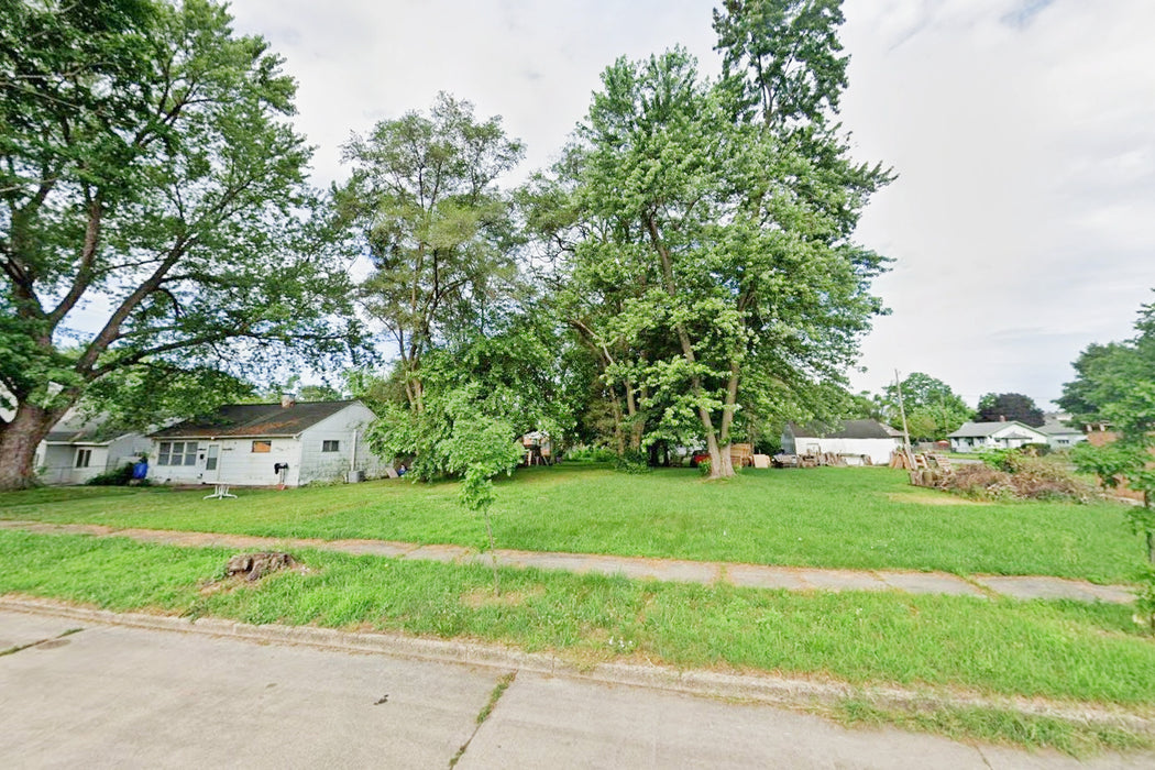 0.14 Acre South Bend, St. Joseph County, IN (Power, Water, & Paved Road)